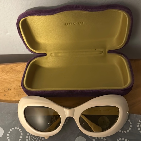 Gucci oval shape women sunglasses - Picture 5 of 5